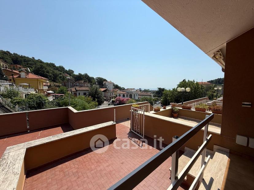 Bilocale in Via dei Pini — foto 21 di 35