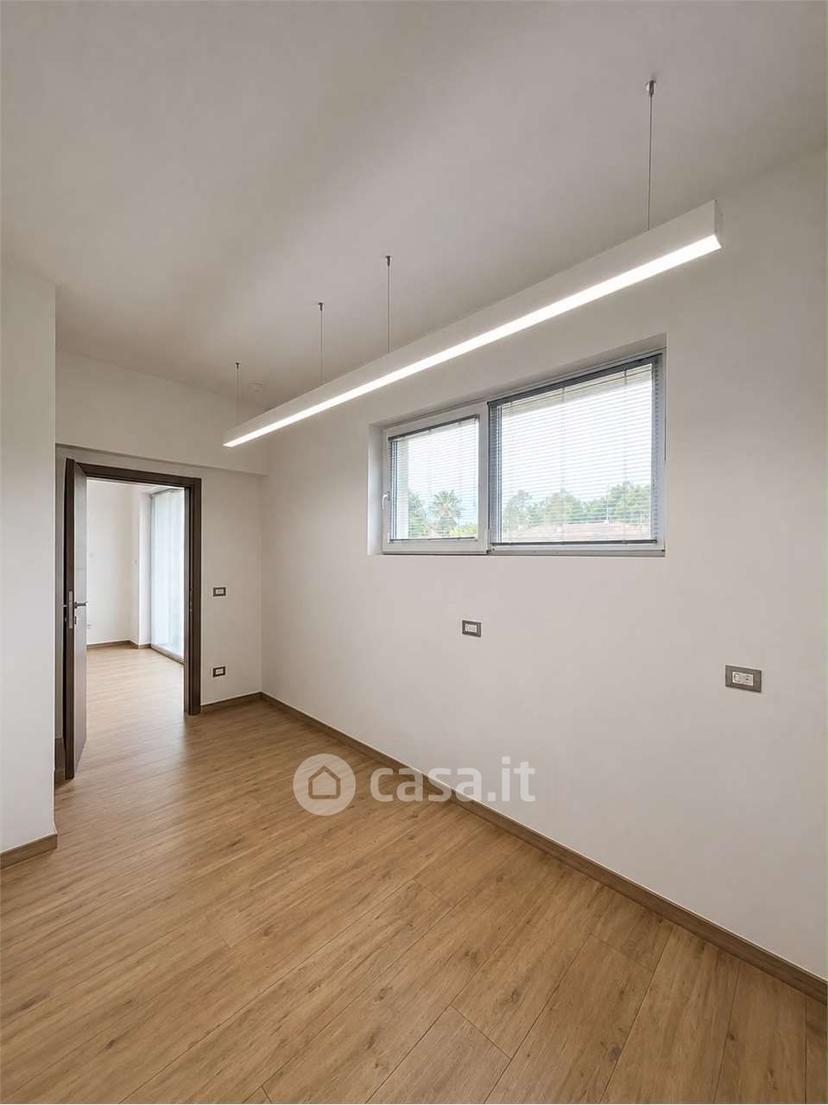 Villa in Via Giacomo Leopardi 77 — foto 30 di 36