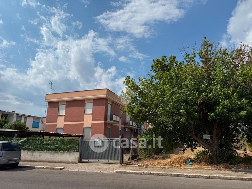 Trilocale in Via Cabourg 10 — foto 6 di 24