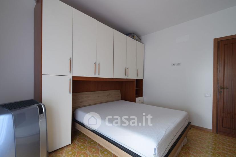 Stanza in Via Giovanni Battista Pergolesi 16 — foto 3 di 13