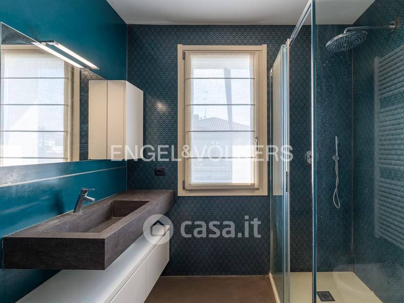 Villa in Via Filippo Corridoni — foto 2 di 21
