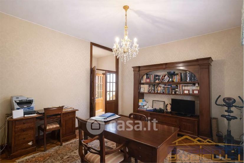 Villa in Via Edmondo de Amicis 6 — foto 31 di 51