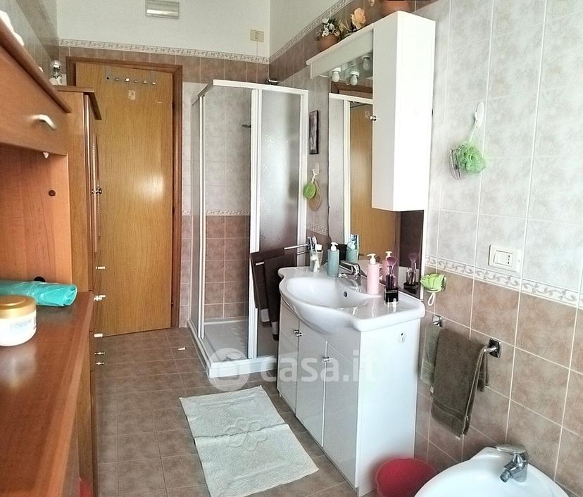 Quadrilocale in Via Luigi Doumontier 1 — foto 16 di 23