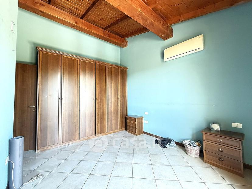 Bilocale in Via Selice 29 M — foto 3 di 23