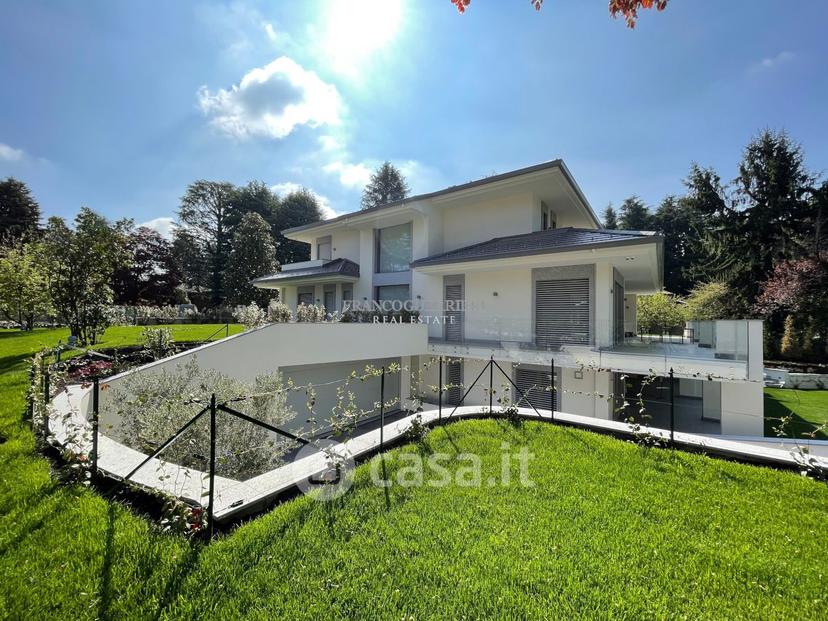 Villa in Via Alcide de Gasperi — foto 23 di 29