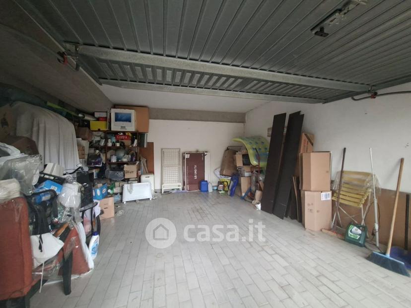 Trilocale in Via Martiri di Bellona 14 — foto 5 di 30