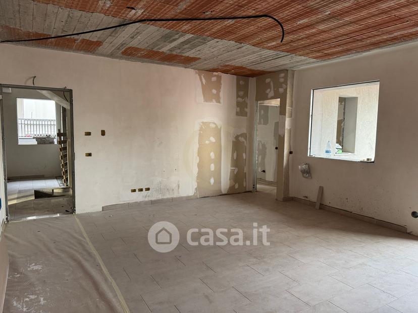 Trilocale in Via Aldo Moro 7 — foto 9 di 16