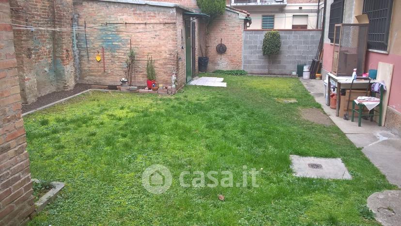 Stanza in Via Arianuova — foto 2 di 8