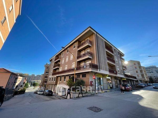 Stanza in Via Luigi d'Amato 17 — foto 3 di 21