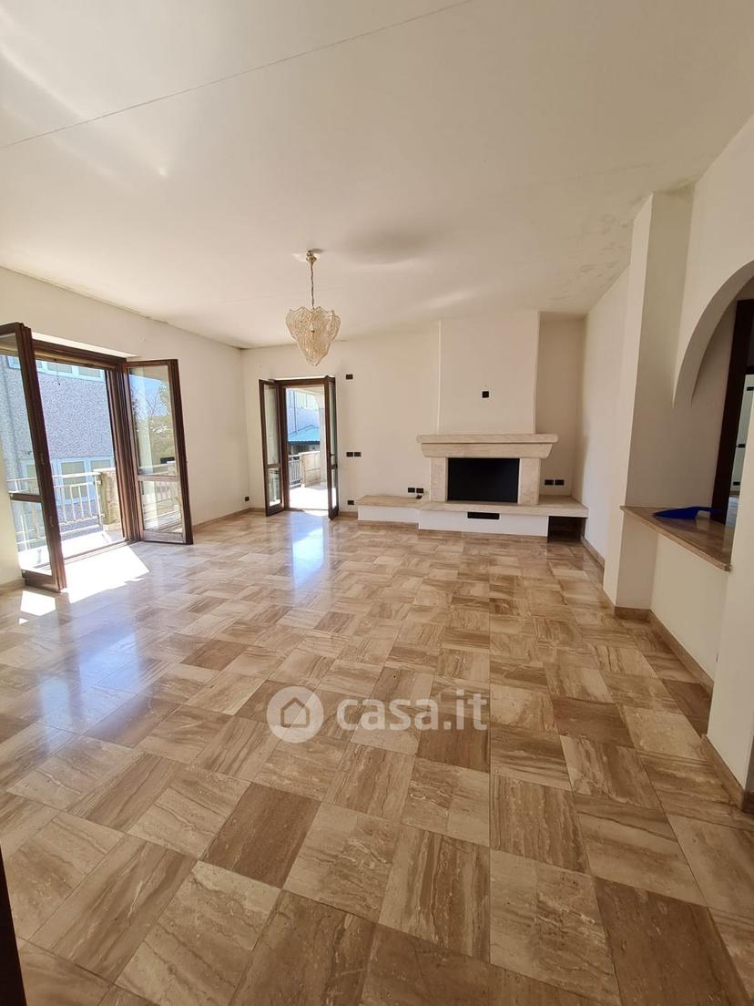 Villa in Via Rosselli 27 — foto 16 di 43