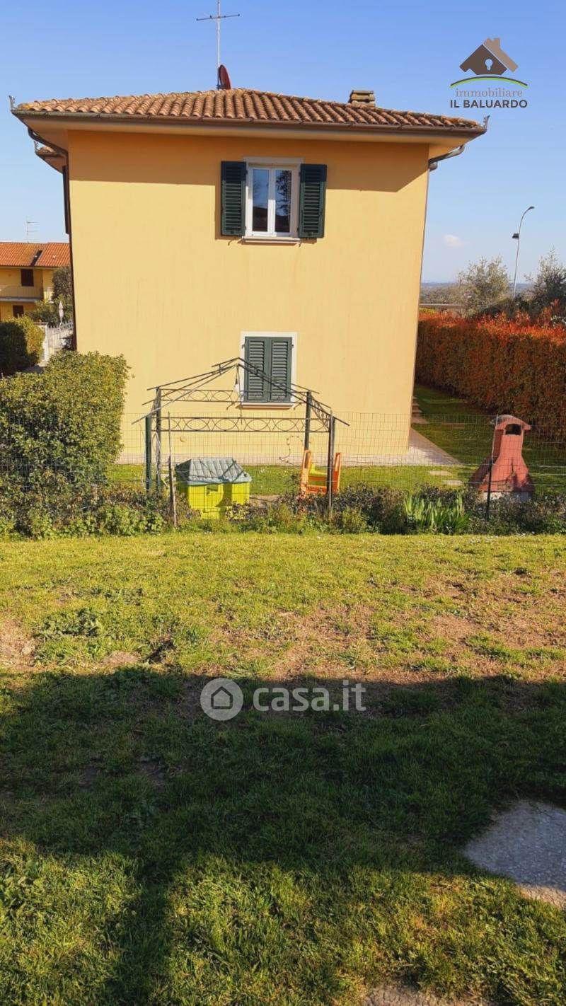 Villa in Via di Montecarlo 5 — foto 17 di 23