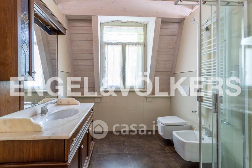 Villa in Corso Leonardo da Vinci — foto 29 di 39