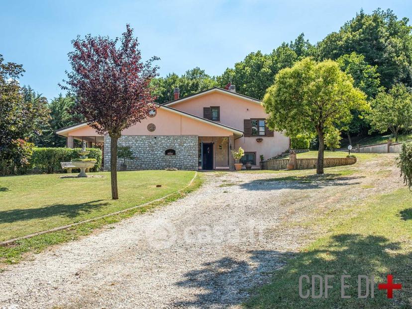 Villa in Via Collerelle — foto 16 di 35