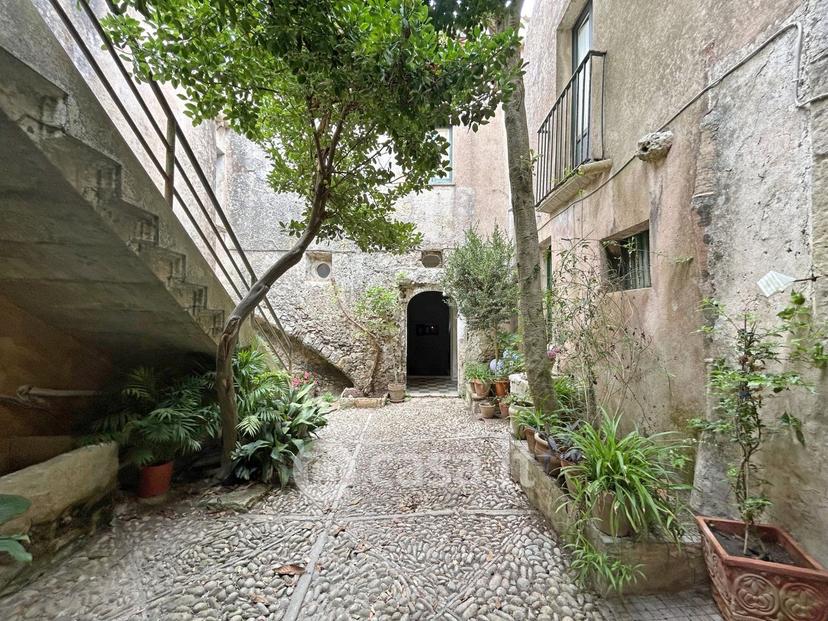 Bilocale in Via Vittorio Emanuele 93 — foto 33 di 44
