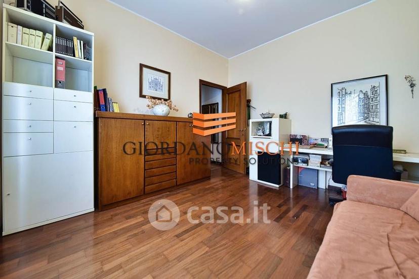 Appartamento in Via A. Villa 20 — foto 49 di 53