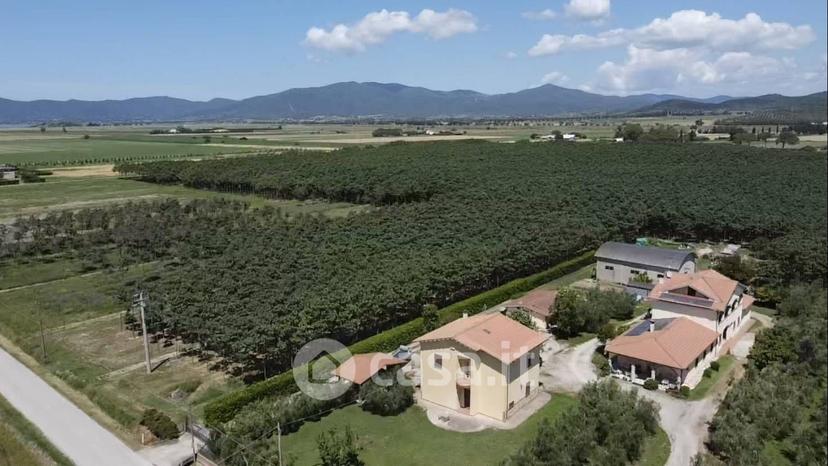 Villa in Strada Squadre 1 — foto 3 di 31