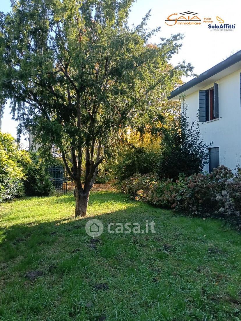 Villa in Via A. Gramsci 46 — foto 40 di 53