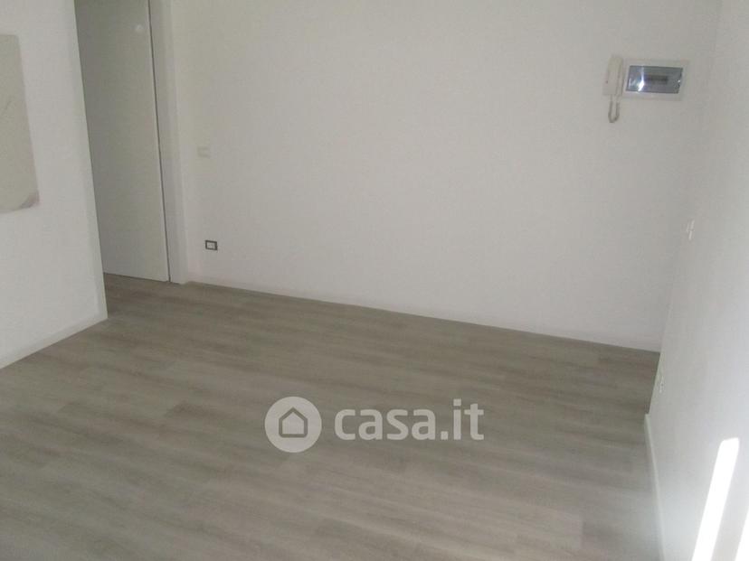 Trilocale in Via Monte Nero 26 — foto 24 di 29
