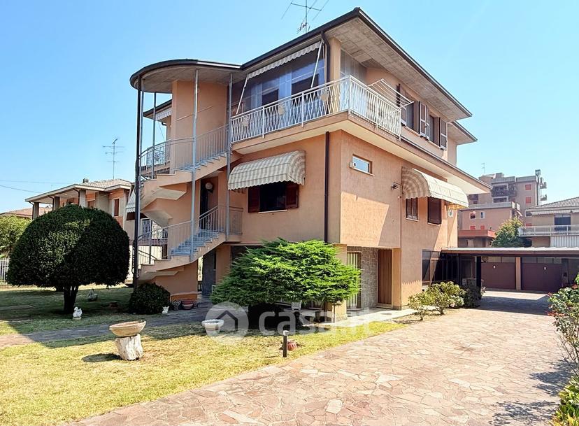 Villa in Via Luigi Barbieri 72 — foto 44 di 57