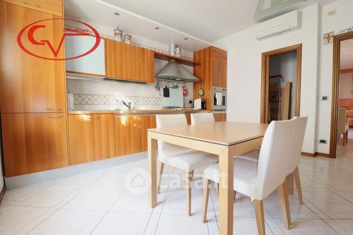 Villa in Via Gustavo Borsari — foto 2 di 56