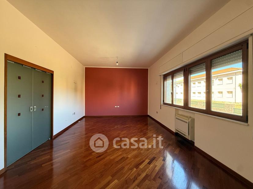 Appartamento in Via Umbria 14 — foto 5 di 23