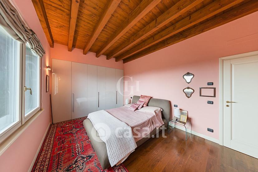 Villa in Via Sirmione 1 — foto 5 di 33
