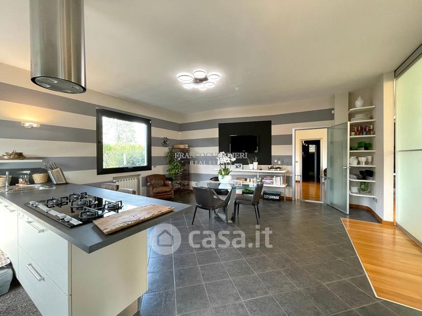 Villa in Via Alcide de Gasperi — foto 29 di 38