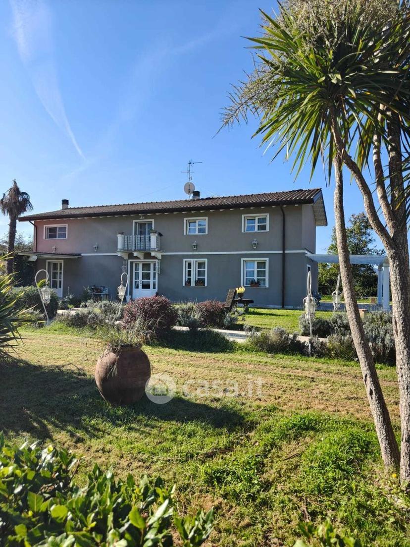 Villa in Via del Canaletto — foto 2 di 57