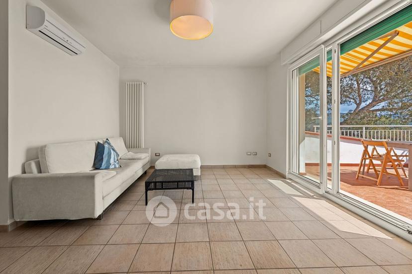Villa in Via del Glicine 2