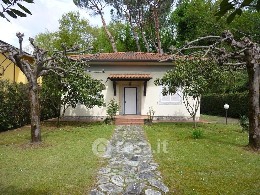 Villa in Via dei Cipressi 38 — foto 2 di 34