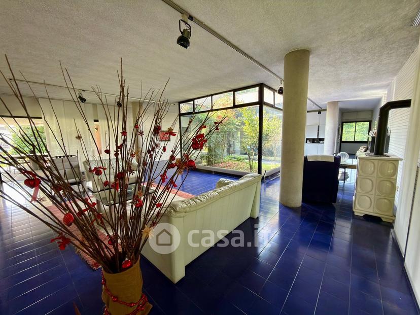 Villa in Via Giosuè Carducci 20 a — foto 25 di 182
