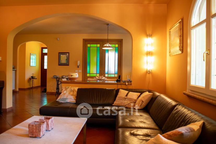 Villa in Via Goito — foto 34 di 42