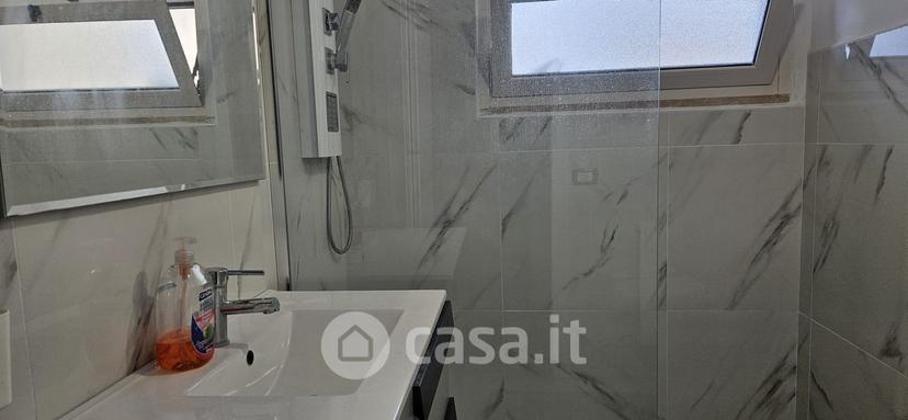 Stanza in Via Triboniano — foto 13 di 17