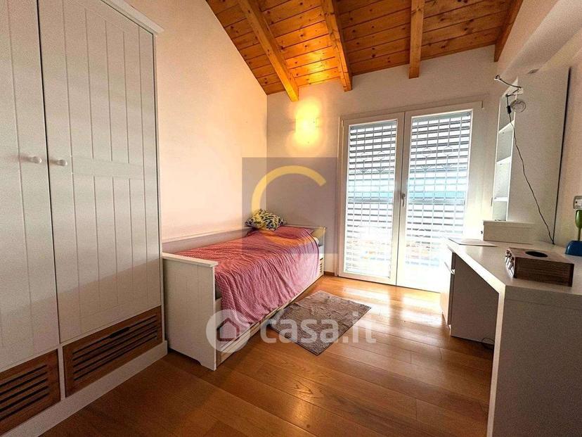 Villa in Via G. Leopardi — foto 15 di 22