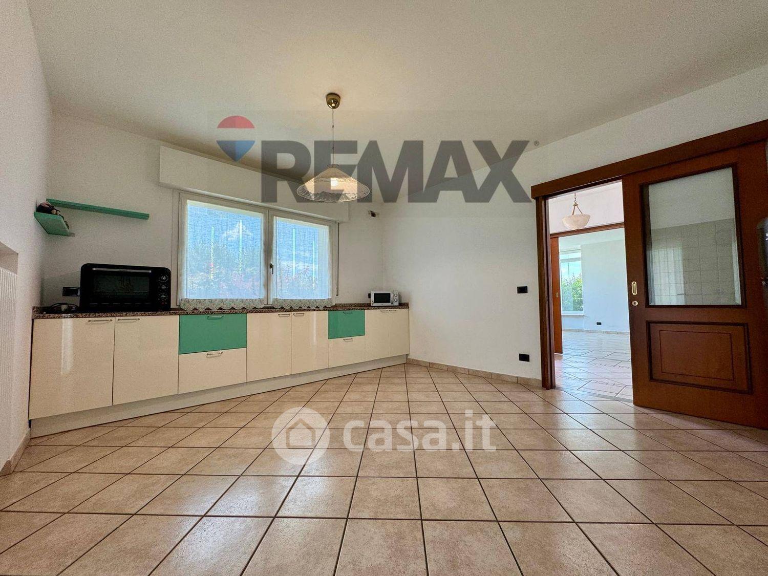 Villa in Via Guglielmo Marconi 22