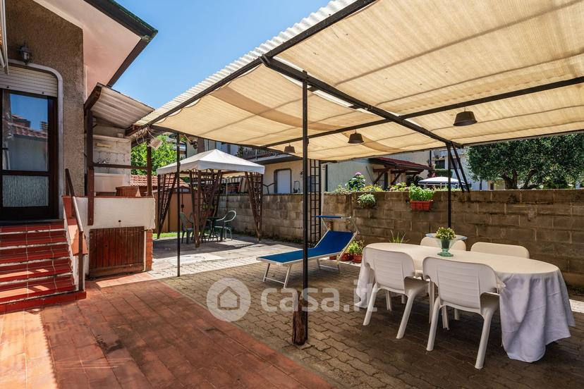 Villa in Via degli Ontani 48 — foto 14 di 34