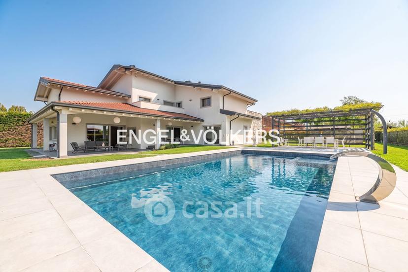 Villa in Via del Borgo 2 — foto 3 di 33