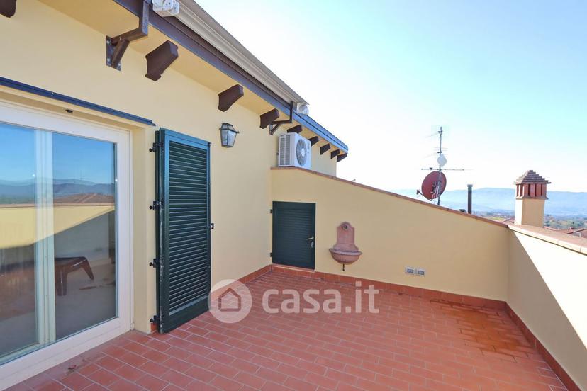 Villa in Viale Alcide de Gasperi 2 — foto 26 di 34