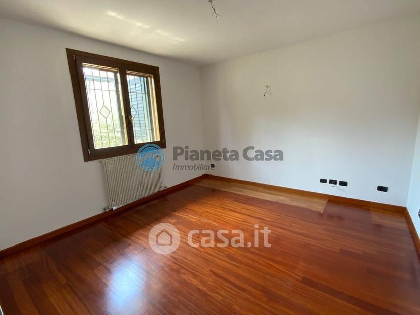 Villa in Via Antonio Simeone Sografi 11