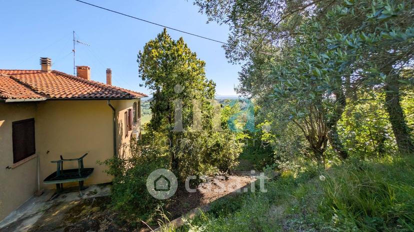 Villa in Via Cecinese — foto 40 di 56