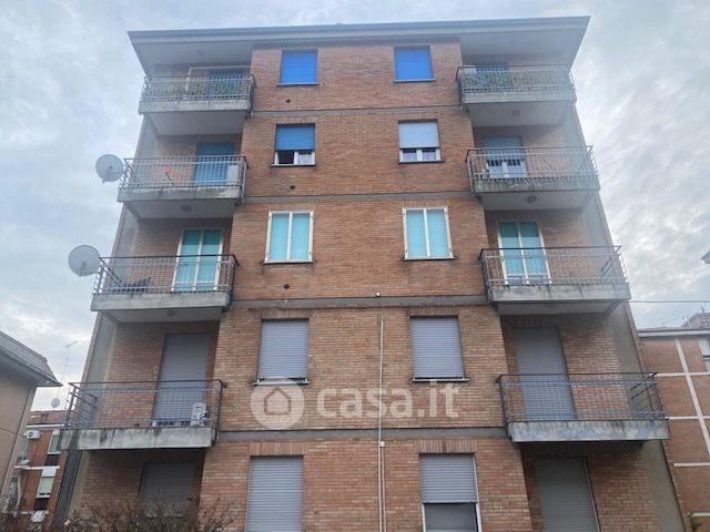 Stanza in Via Gian Battista Canonici — foto 5 di 13