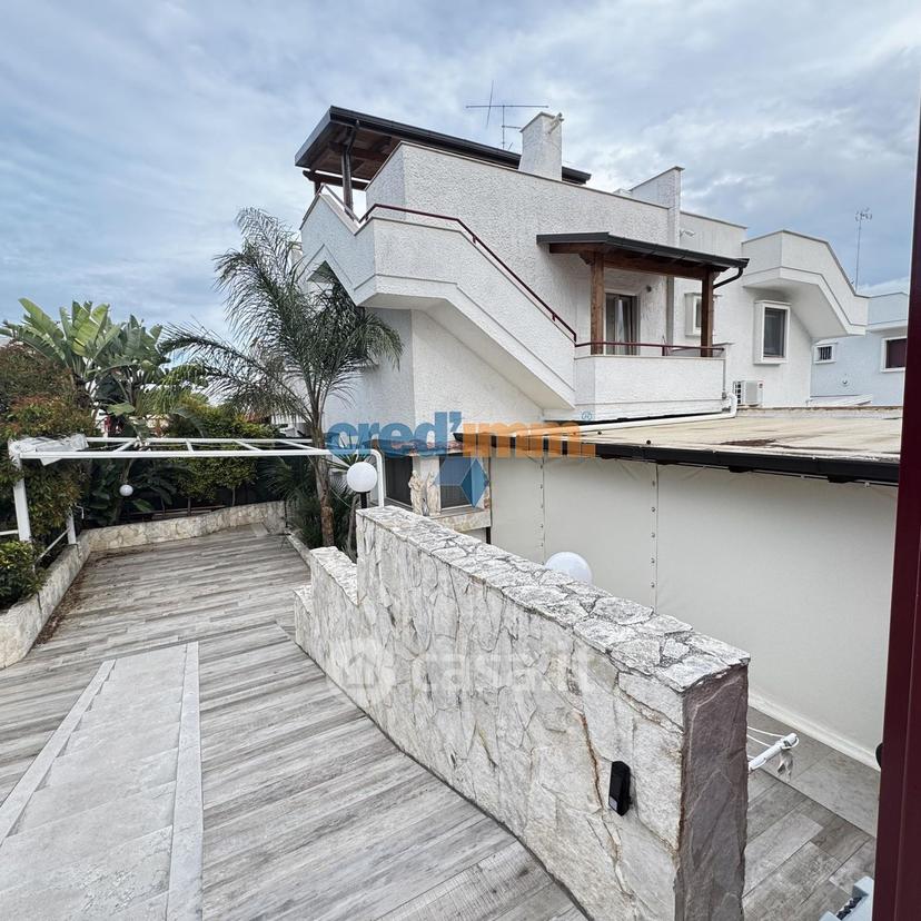 Villa in Viale La Testa — foto 2 di 25