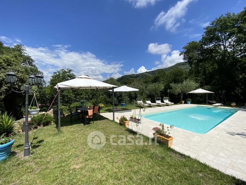 Villa in Castelnuovo — foto 18 di 72