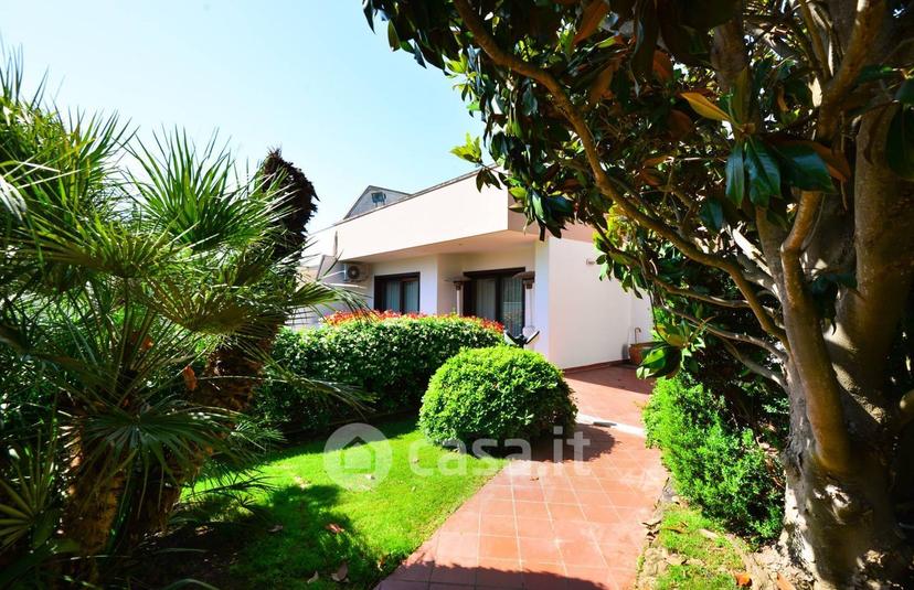 Villa in Via Prato — foto 16 di 21