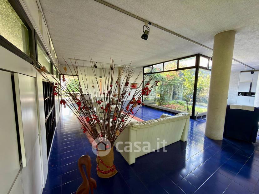 Villa in Via Giosuè Carducci 20 a — foto 80 di 182