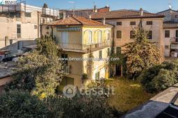 Villa in Lungo Lago Regina Adelaide