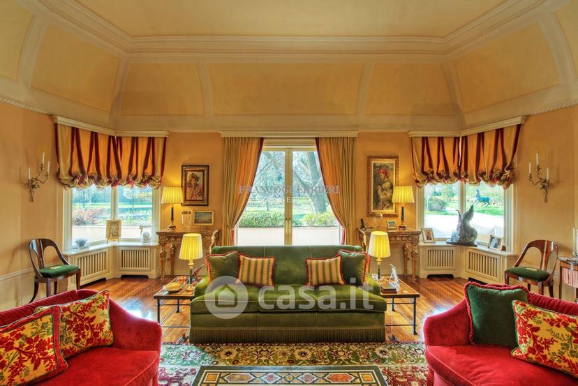 Villa in Via Alcide de Gasperi — foto 25 di 45