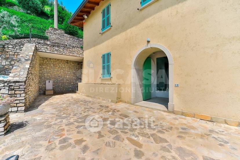 Villa in Via Belvedere 37 — foto 32 di 95