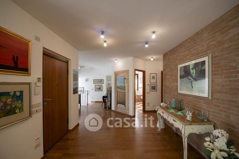 Villa in Via G. Brodolini 49 — foto 42 di 52