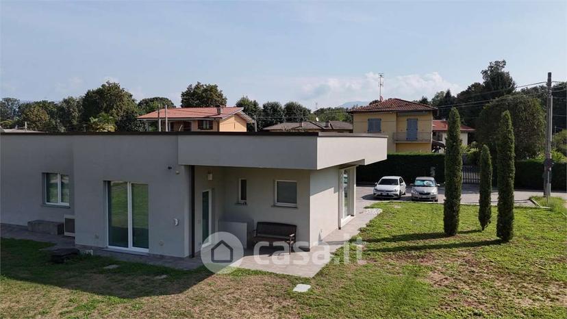 Villa in Via Giacomo Leopardi 77 — foto 10 di 36